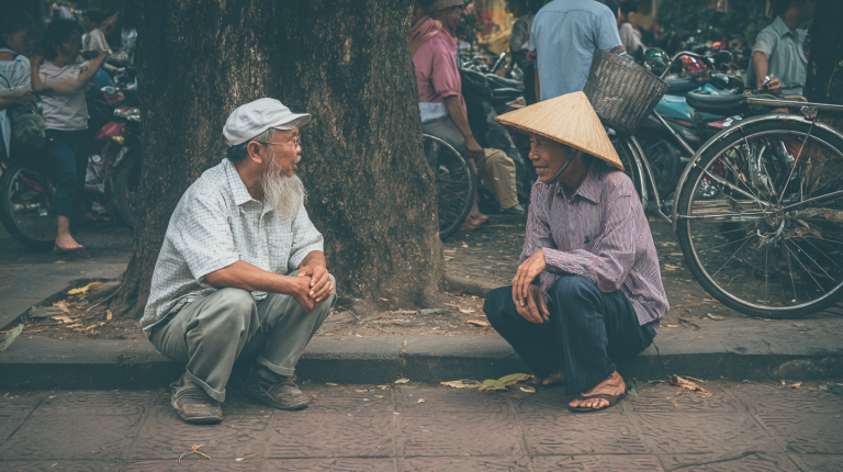 u6327374328_A_heartfelt_candid_travel_photo_of_strangers_meet_162a7a84-008a-4fc8-8967-344bee10ceca_0